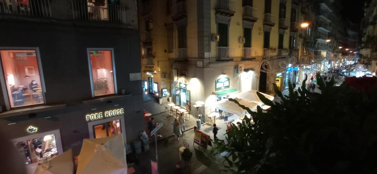 Апартаменты La Residenza Napoli Short Let Monolocale Standard Via Chiaia 82 Napoli Экстерьер фото