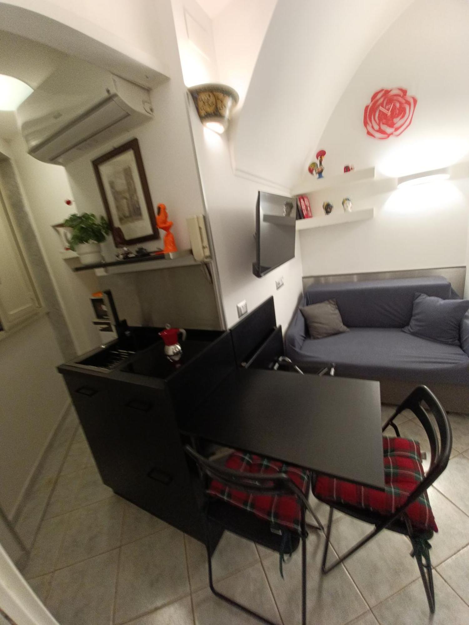 Апартаменты La Residenza Napoli Short Let Monolocale Standard Via Chiaia 82 Napoli Экстерьер фото
